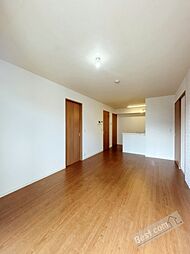 クラヴィーア上野芝 102 1階2LDKのリビング/ダイニング