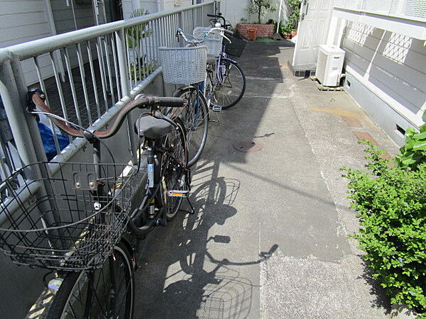 画像28:自転車置き場。
