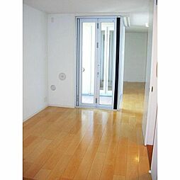 カーサ・ポルトーネ 3階ワンルームのリビング/ダイニング