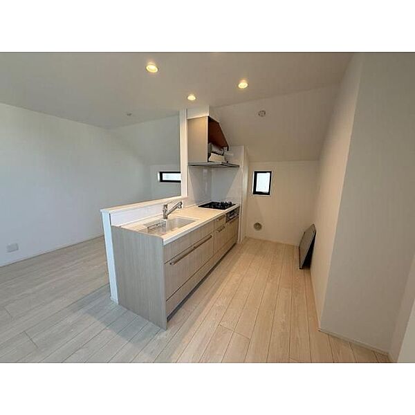 detached 東京都八王子市子安町２丁目35-14

地図を見る