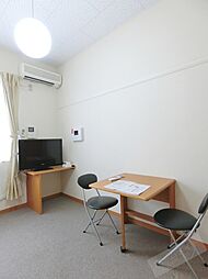 レオパレスパークハイム鷹合 2階1Kのリビング/ダイニング