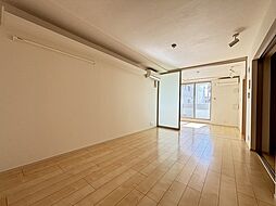 多摩都市モノレール 多摩センター駅 徒歩10分の賃貸マンション 3階1LDKのリビング/ダイニング