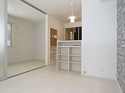 JR片町線(学研都市線) 鴫野駅 徒歩6分の賃貸アパート 2階1LDKのリビング/ダイニング