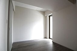 大宮スカイ&スクエア ザ・レジデンス 2階1LDKのリビング/ダイニング