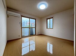 京王相模原線 南大沢駅 徒歩4分の賃貸アパート 1階1Kのリビング/ダイニング