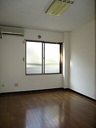 JR中央線 三鷹駅 徒歩14分の賃貸マンション 1階ワンルームのリビング/ダイニング