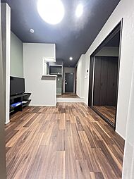 ジーイーオンズ 3階1LDKのリビング/ダイニング