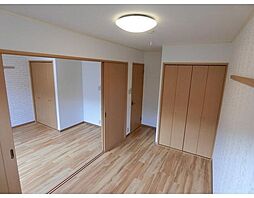 トリプレックス 2DKのリビング/ダイニング