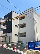 尼崎駅より徒歩11分 築1年11ヶ月 3階建の賃貸物件