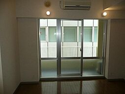 都営大江戸線 西新宿五丁目駅 徒歩5分の賃貸マンション 6階ワンルームのリビング/ダイニング