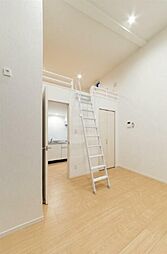 カスミ美原町 2階1Kのリビング/ダイニング