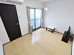 クレイノグリーンヒルズII 204 2階1Kのリビング/ダイニング