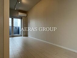 オープンブルーム東新宿 8階ワンルームのリビング/ダイニング