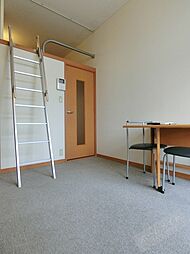 レオパレス長池 2階1Kのリビング/ダイニング