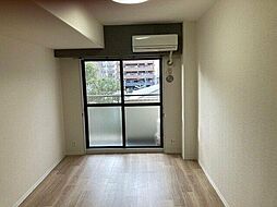 ロイヤルレゾン 3階ワンルームのリビング/ダイニング