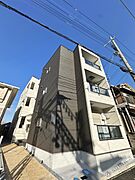 額田駅より徒歩2分 築1年1ヶ月 3階建の賃貸物件