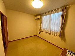 レオパレスＷＩＺＡＲＤ 2階1Kのリビング/ダイニング