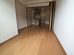 ロイヤルヒル神戸三ノ宮II 1002 10階2LDKのリビング/ダイニング