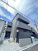 長瀬駅より徒歩11分 新築 3階建の賃貸物件