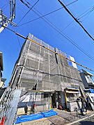 羽衣駅より徒歩9分 新築 3階建の賃貸物件