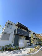 熊取駅より徒歩2分 1階 築2年9ヶ月の賃貸物件