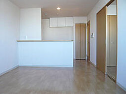 ファミリア 2階2LDKのリビング/ダイニング