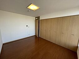 イーストヴァリュー弦巻 5階2SLDKのリビング/ダイニング