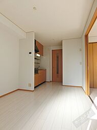 グランシャリオ　I棟 102 2階1DKのリビング/ダイニング