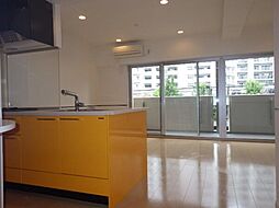 ロイヤルパークス新田 6階2LDKのリビング/ダイニング