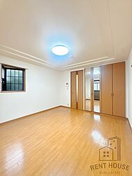 ロッソ・スクーデリア 2階1Kのリビング/ダイニング