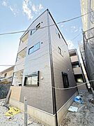 撮影所前駅より徒歩3分 新築 3階建の賃貸物件