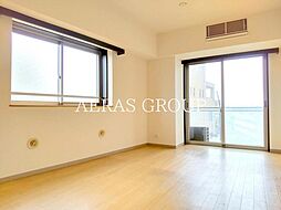 クール・ドゥ・サンセール 1階2LDKのリビング/ダイニング