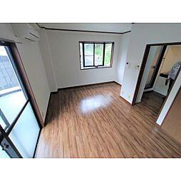 フラワーガーデン 203 2階1Kのリビング/ダイニング