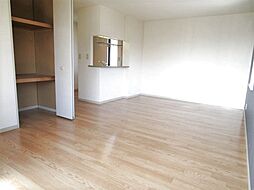 カーサヴェルディII 2階1LDKのリビング/ダイニング