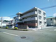 油津駅より徒歩9分 築4年2ヶ月 3階建の賃貸物件