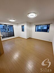 王子町戸建て 4LDKのリビング/ダイニング