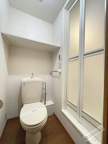 画像22:この空間なんだか落ち着きます。清潔感のあるトイレです。