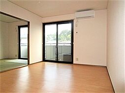 小田急小田原線 相模大野駅 バス8分 大沼下車 徒歩1分の賃貸アパート 2階2LDKのリビング/ダイニング