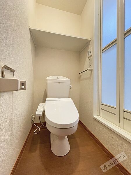 画像18:この空間なんだか落ち着きます。清潔感のあるトイレです。