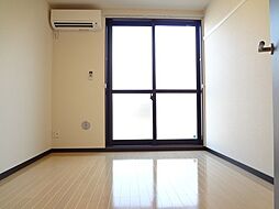 レオネクストフィオーレIII 1階1LDKのリビング/ダイニング