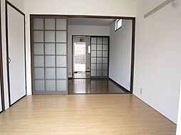 ヴィラ・カスターニャ 201 2階2Kのリビング/ダイニング