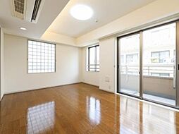 ミリアレジデンス乃木坂 5階2LDKのリビング/ダイニング