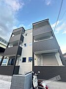 湊駅より徒歩5分 築2年4ヶ月 3階建の賃貸物件