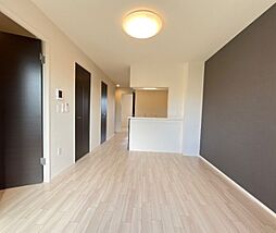 スキャリオン 1階1LDKのリビング/ダイニング