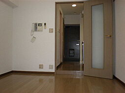 東京メトロ有楽町線 江戸川橋駅 徒歩8分の賃貸マンション 1階1Kのリビング/ダイニング