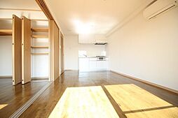 ラーク市川 5階2DKのリビング/ダイニング