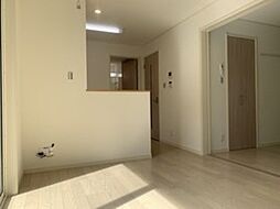 メープルガーデン C棟 1階1LDKのリビング/ダイニング