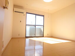 アドラブールI 1階2LDKのリビング/ダイニング