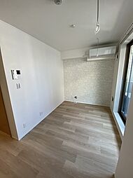 JR総武線 本八幡駅 徒歩5分の賃貸マンション 2階1LDKのリビング/ダイニング