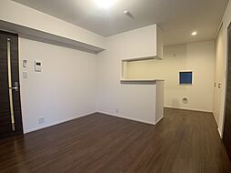 グランディIchikawa 302 3階1LDKのリビング/ダイニング